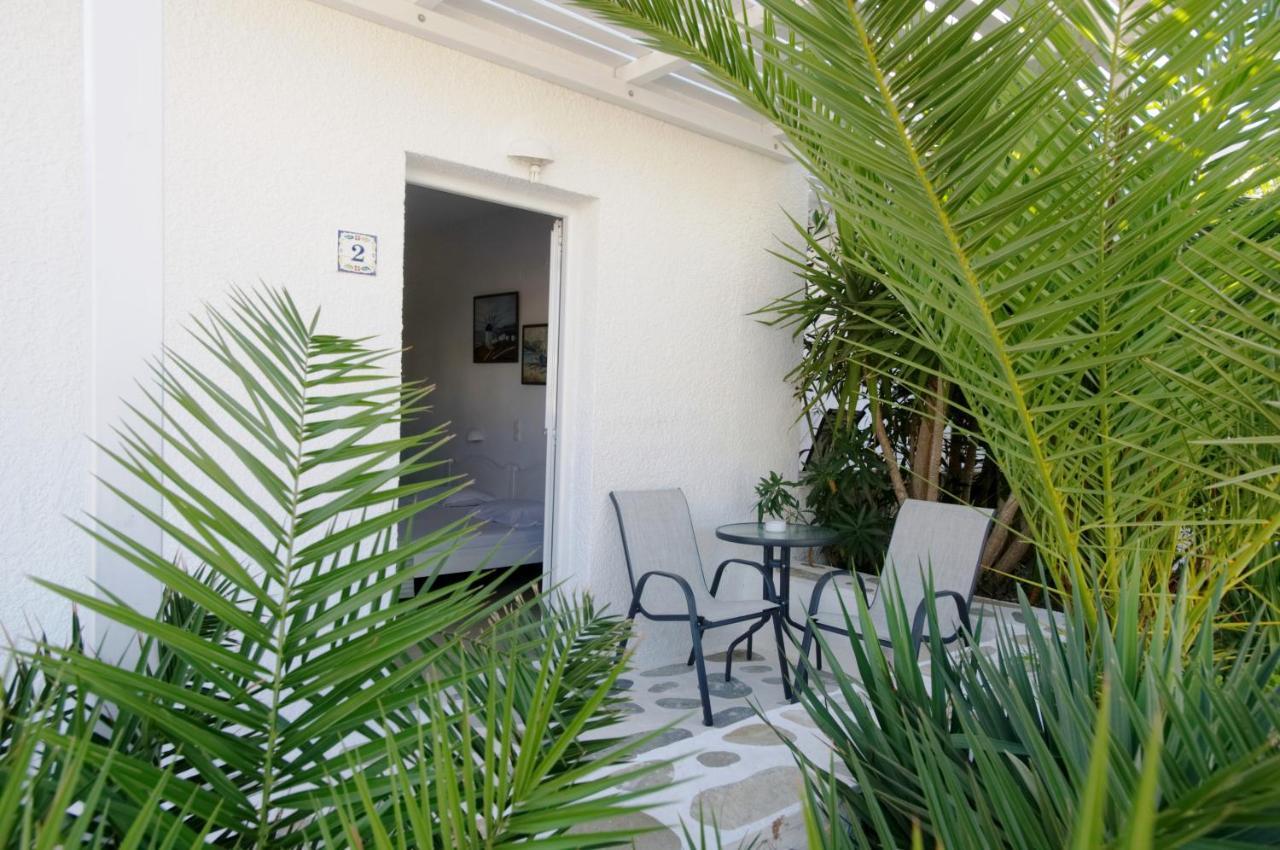 Onira Hotell Páros Exteriör bild