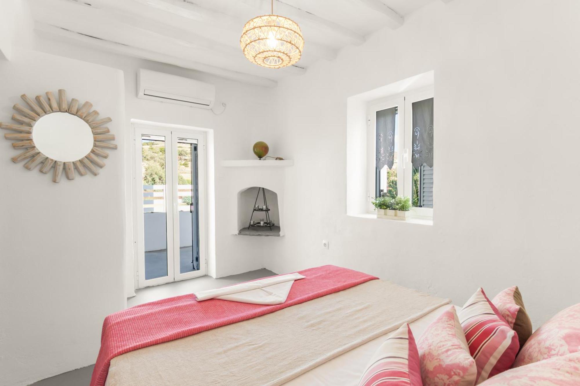 Onira Hotell Páros Exteriör bild