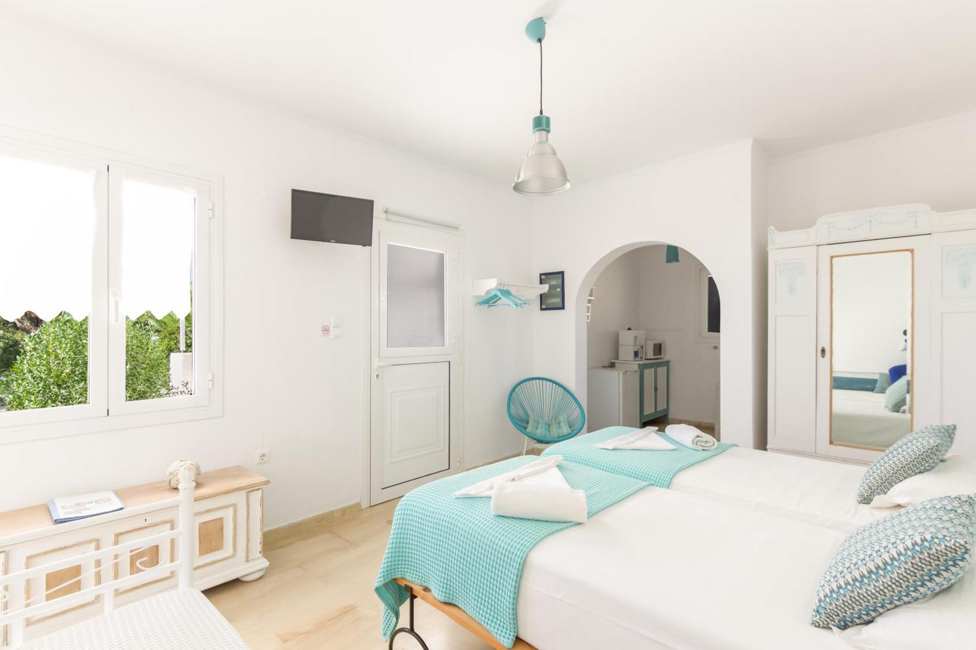 Onira Hotell Páros Exteriör bild