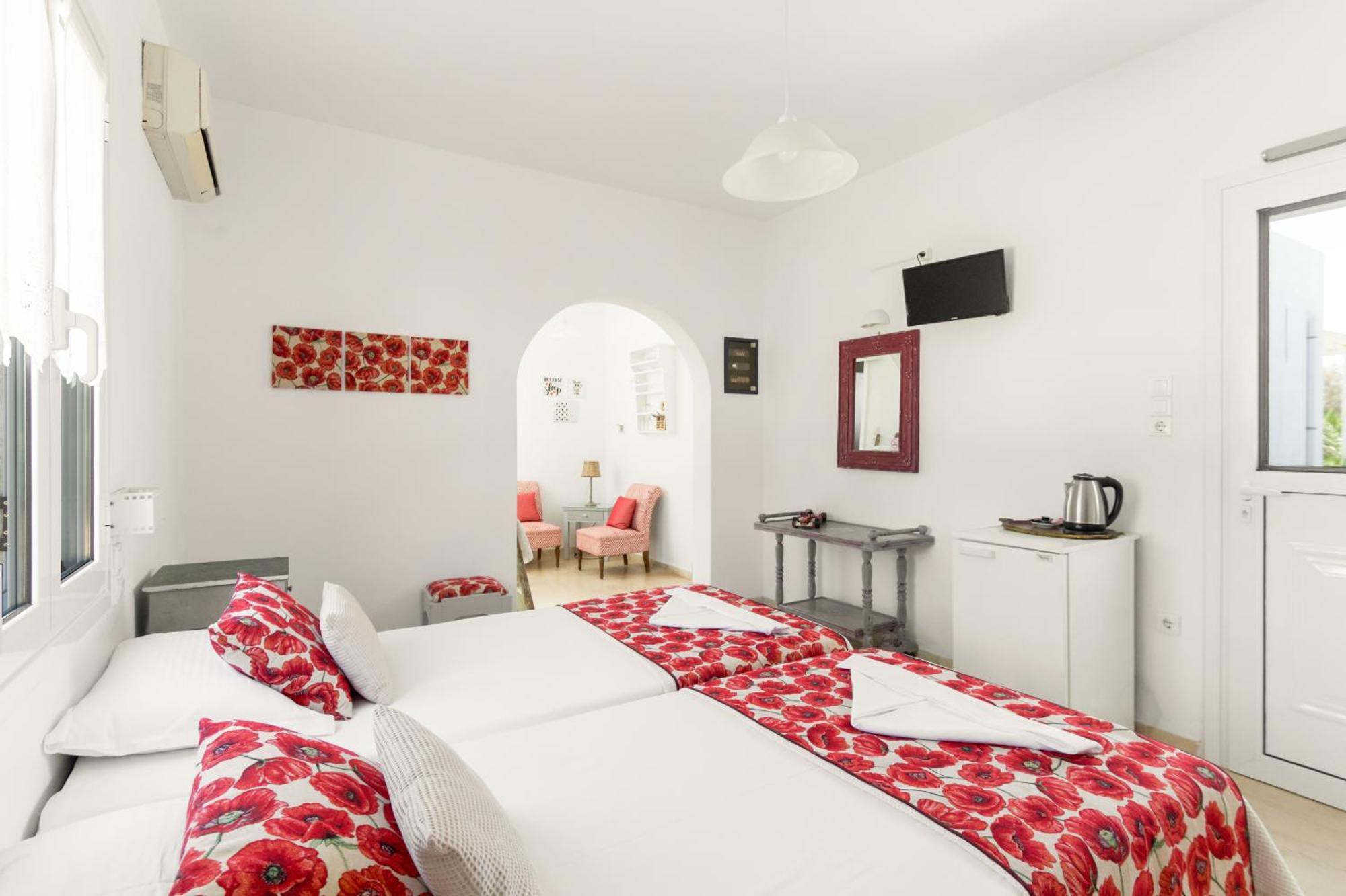 Onira Hotell Páros Exteriör bild