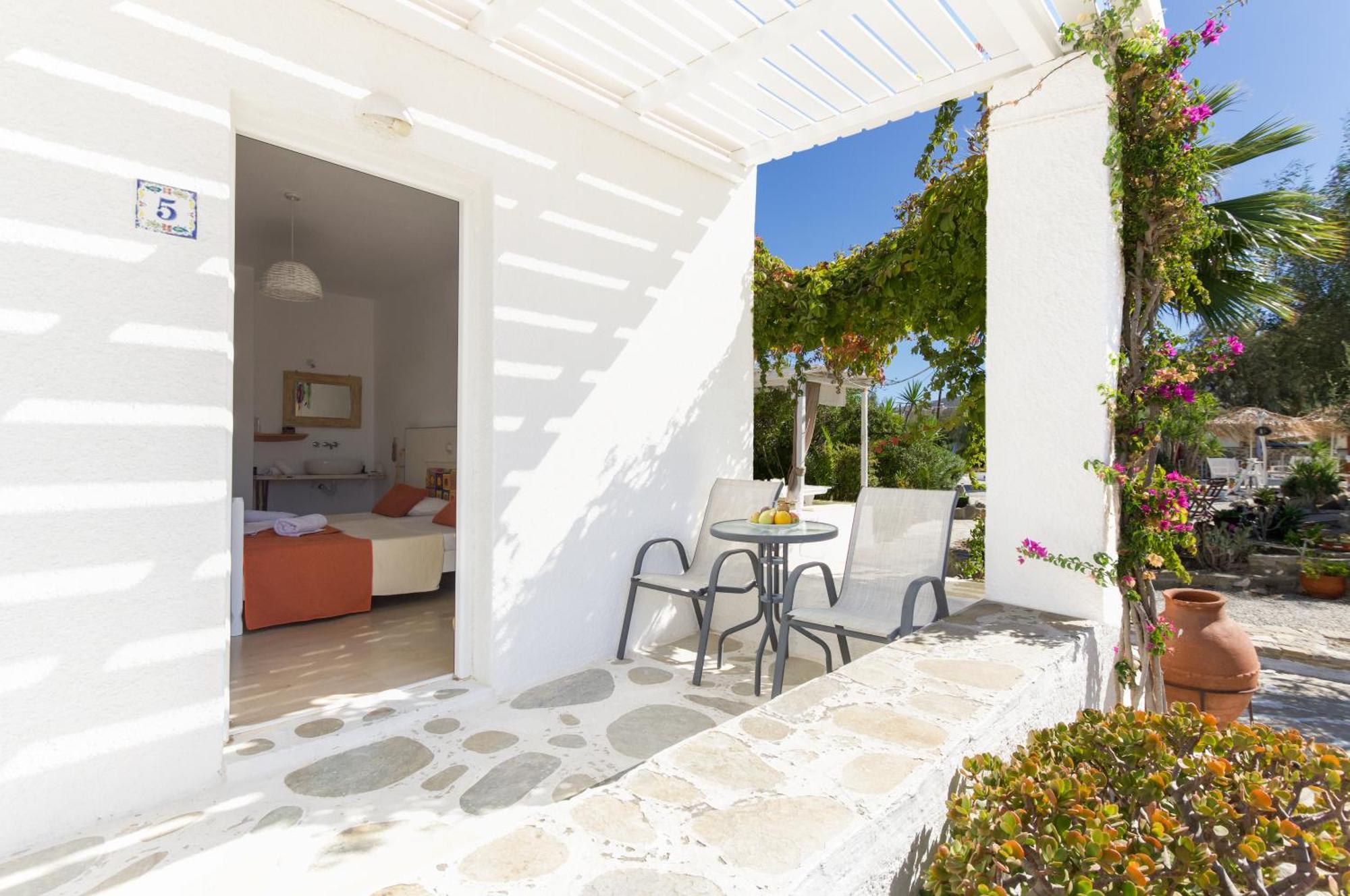 Onira Hotell Páros Exteriör bild