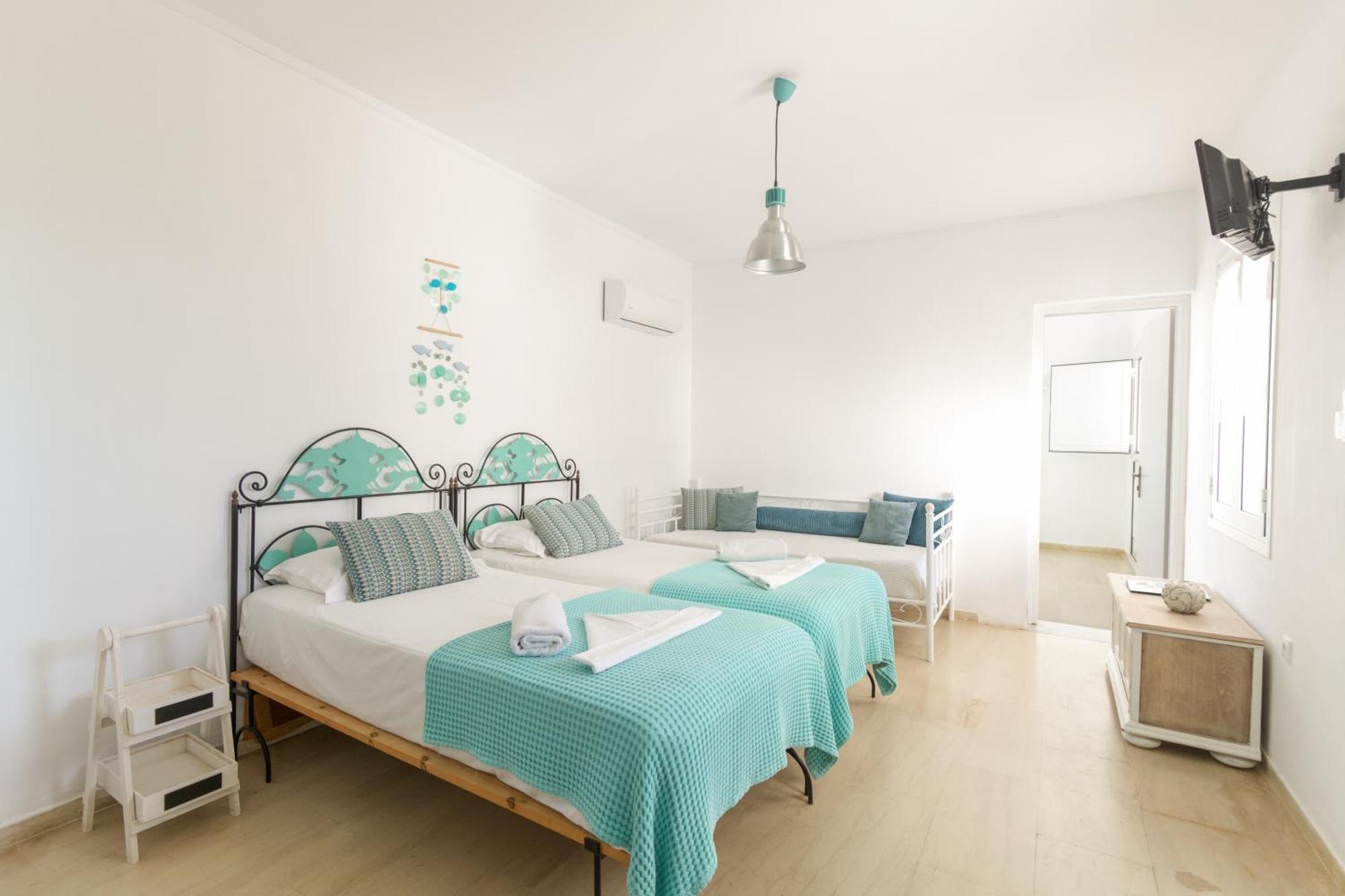 Onira Hotell Páros Exteriör bild